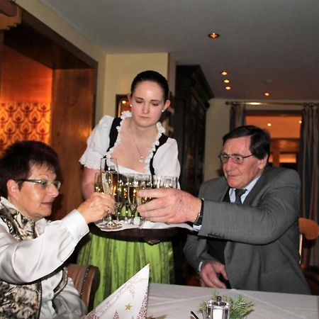 Hotel Bellevue Riezlern Bagian luar foto
