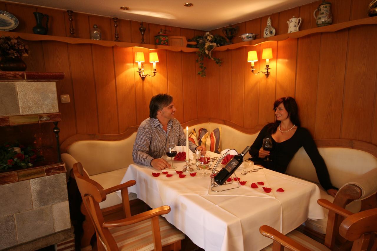 Hotel Bellevue Riezlern Bagian luar foto