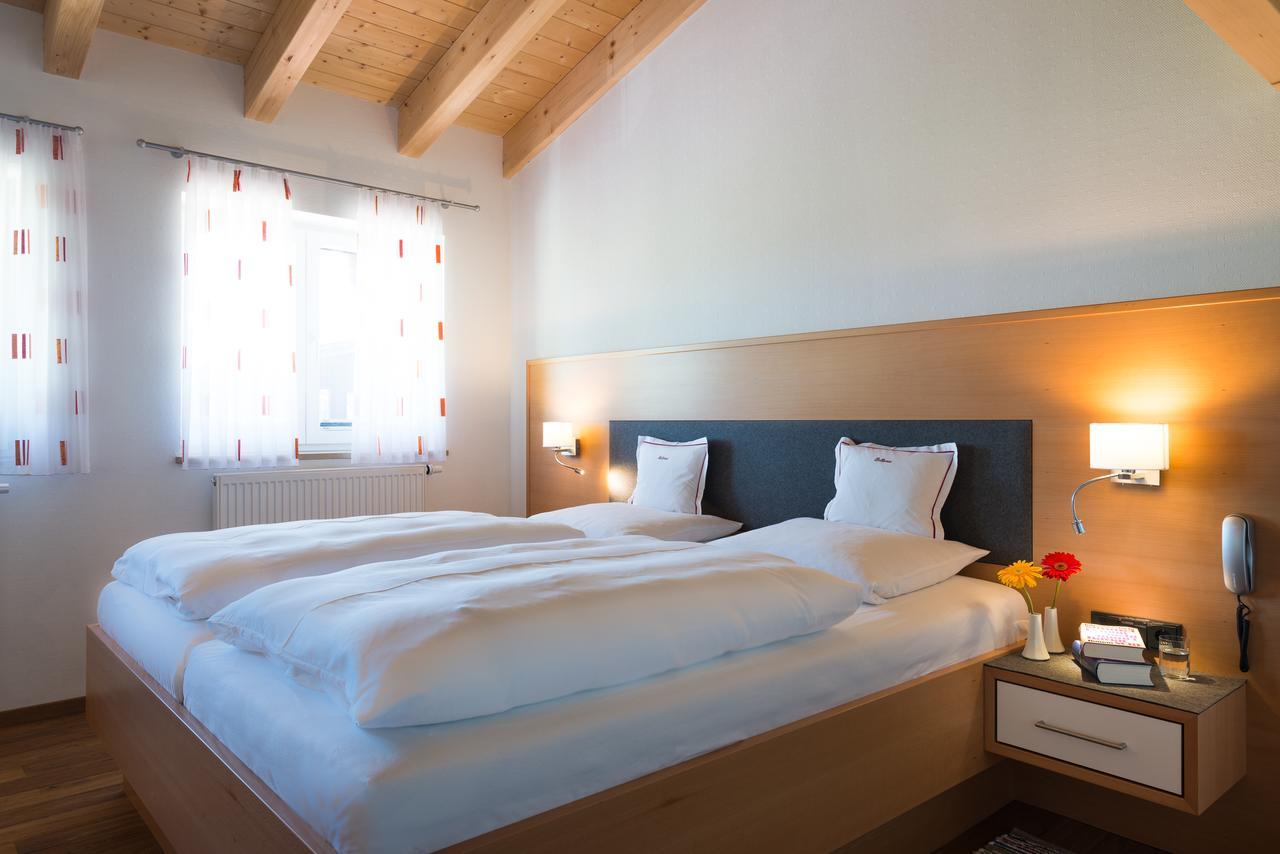 Hotel Bellevue Riezlern Bagian luar foto